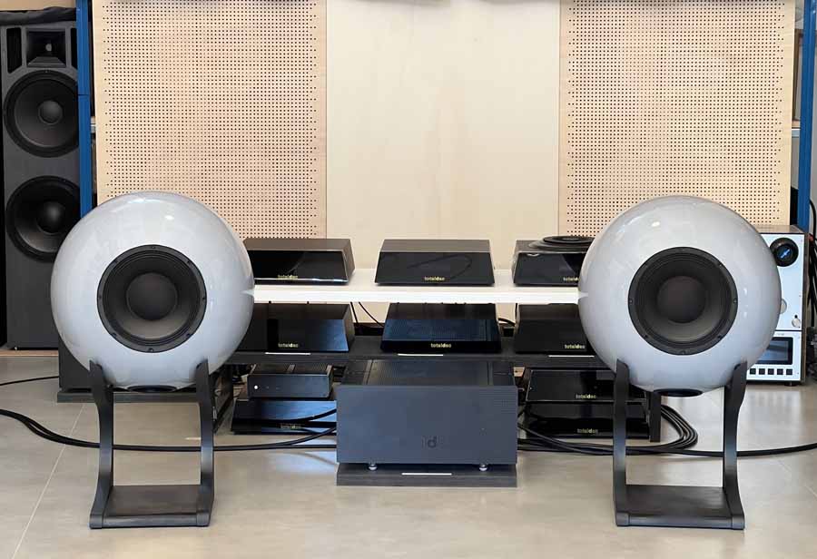 Totaldac Balloon Speaker