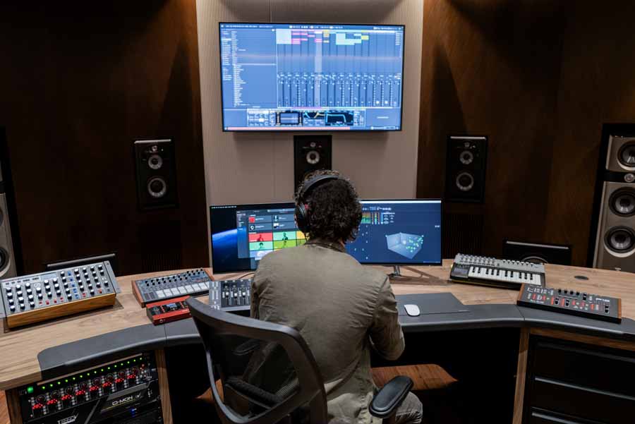 Naim For Mulliner System In Bentley Virtuoso Collection